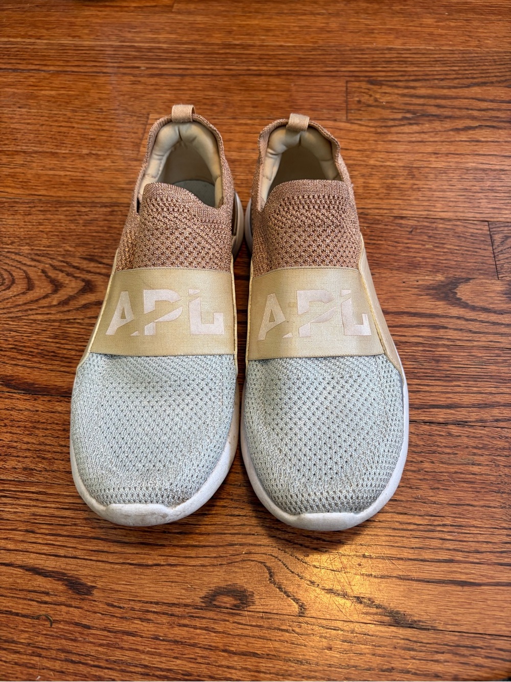 APL Techloom Bliss Women’s Sneaker 8.5 Metallic Rose Gold
